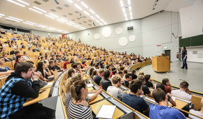 Lecture hall Students sitting in a lecture in the lecture hall.